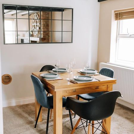 New Thirsk Stays - Herriot'S Hideaway Exterior foto